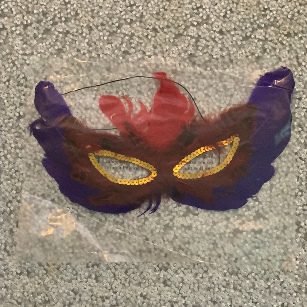 Oriental Trading Co NIP Purple and Red Feather Mask with Gold Sequin Accents